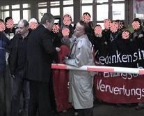 Rote Karte für Minister Stratmann