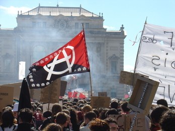 Massenproteste in Frankreich und Großbritannien am 28. März
